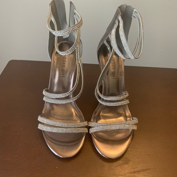 Madden Girl By Steve Madden Ankle Strap Sandel - Picture 3 of 5